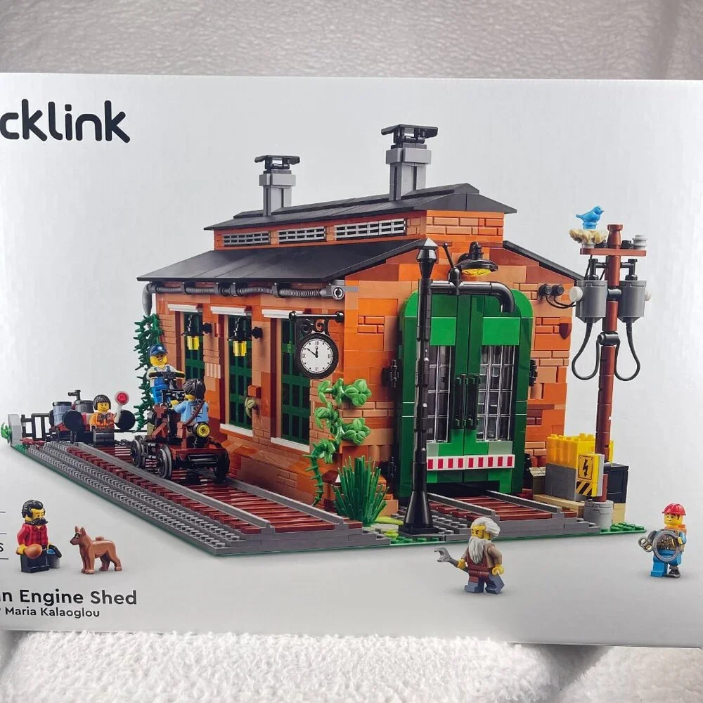 Lego 910033 Bricklink Designer  Series 1 Old Train Engine‎ Shed Building Toy Set